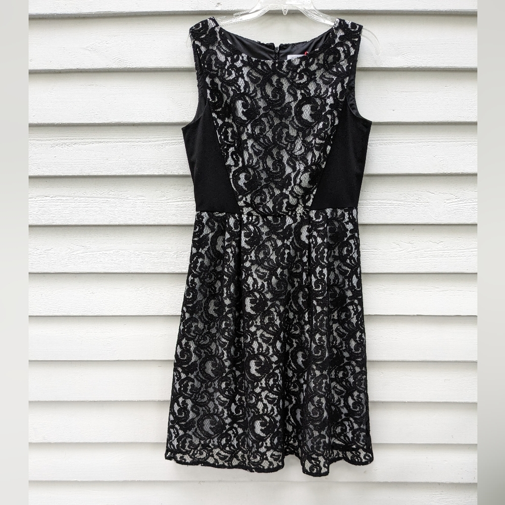 Calvin Klein Black and White Sleeveless Dresa